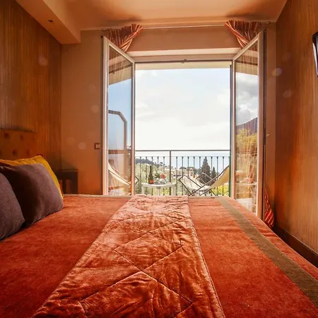 Il Parco Μοντερόσο αλ Μάρε